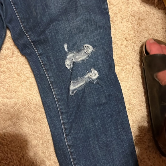 Levi’s 711 skinny I don’t think they were worn ever. Excellent condition - Picture 3 of 6